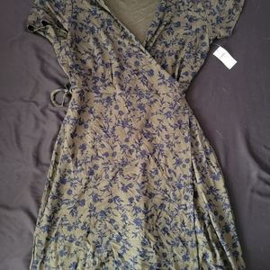 Old Navy wrap dress size medium